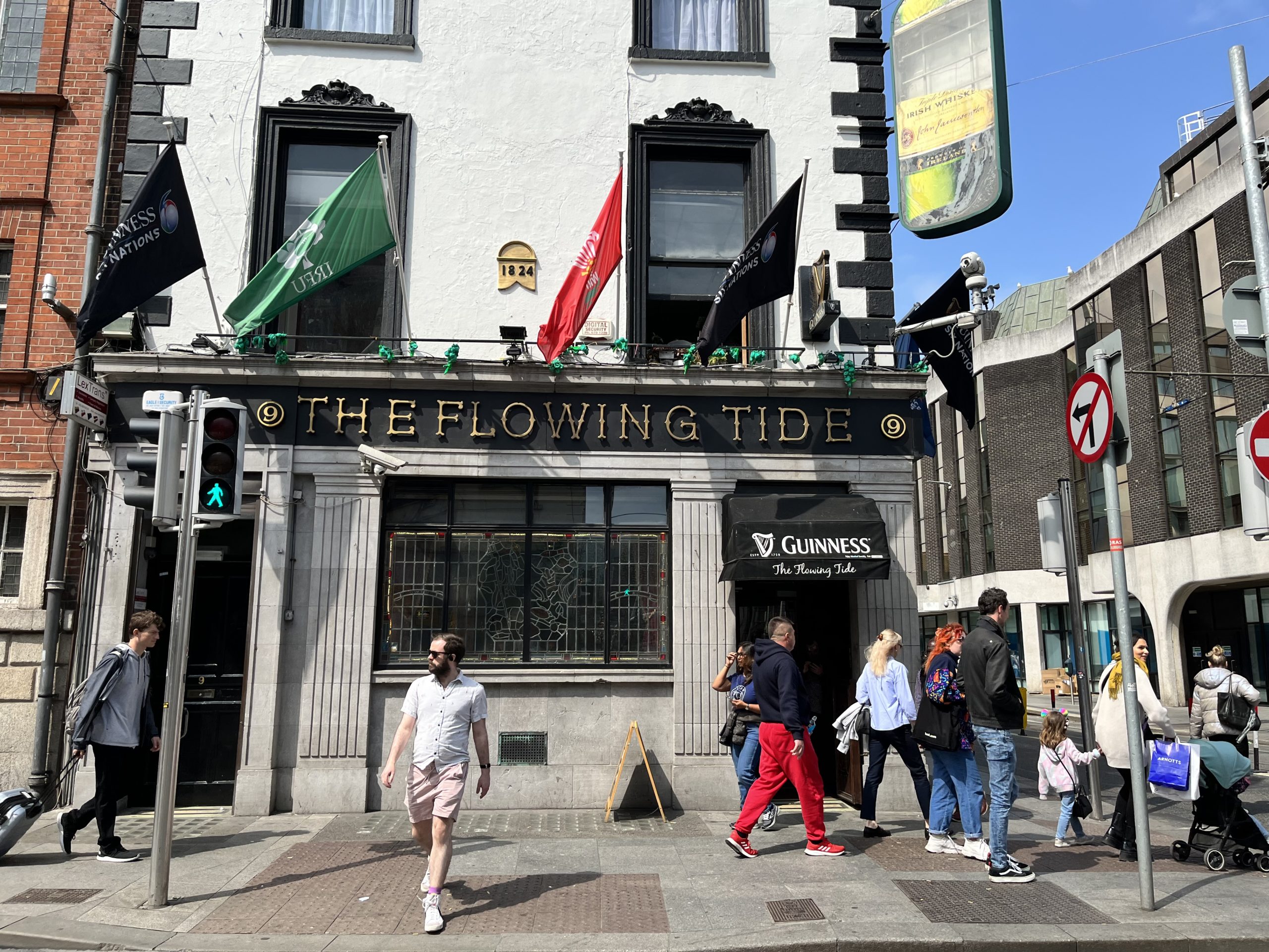Weirdo Guide to Dublin Pubs: The Flowing Tide thumbnail